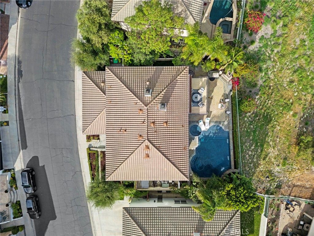 listing image 130722877937639527879