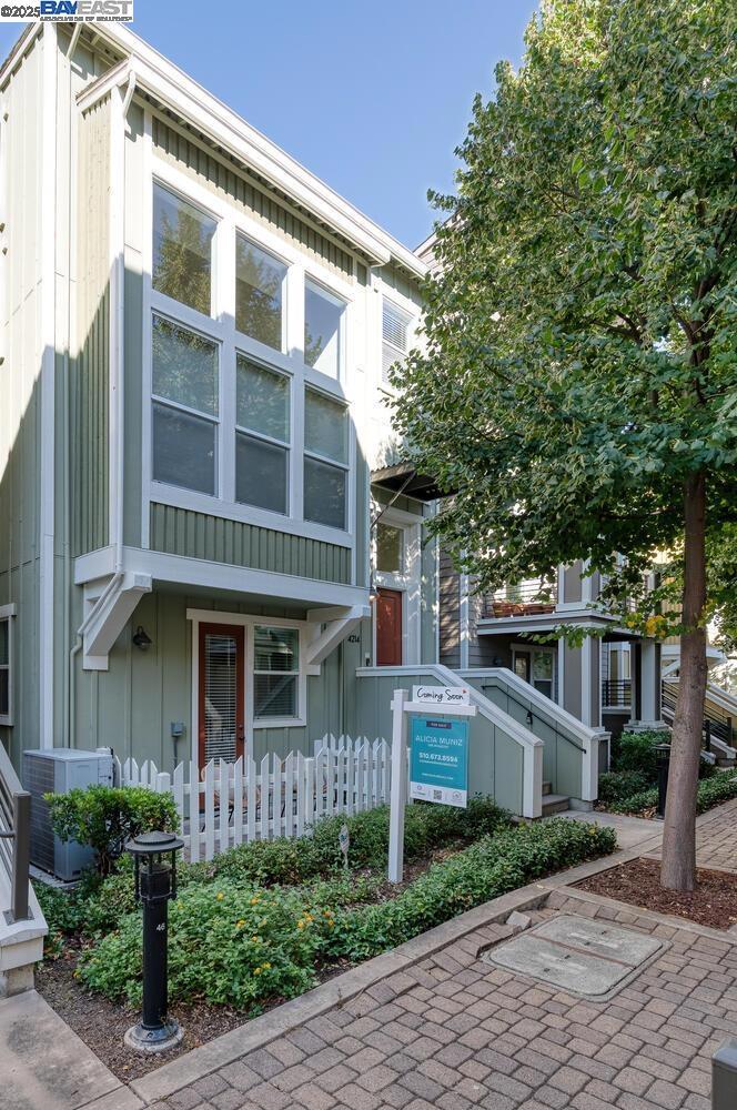 PARKLANE - Residential