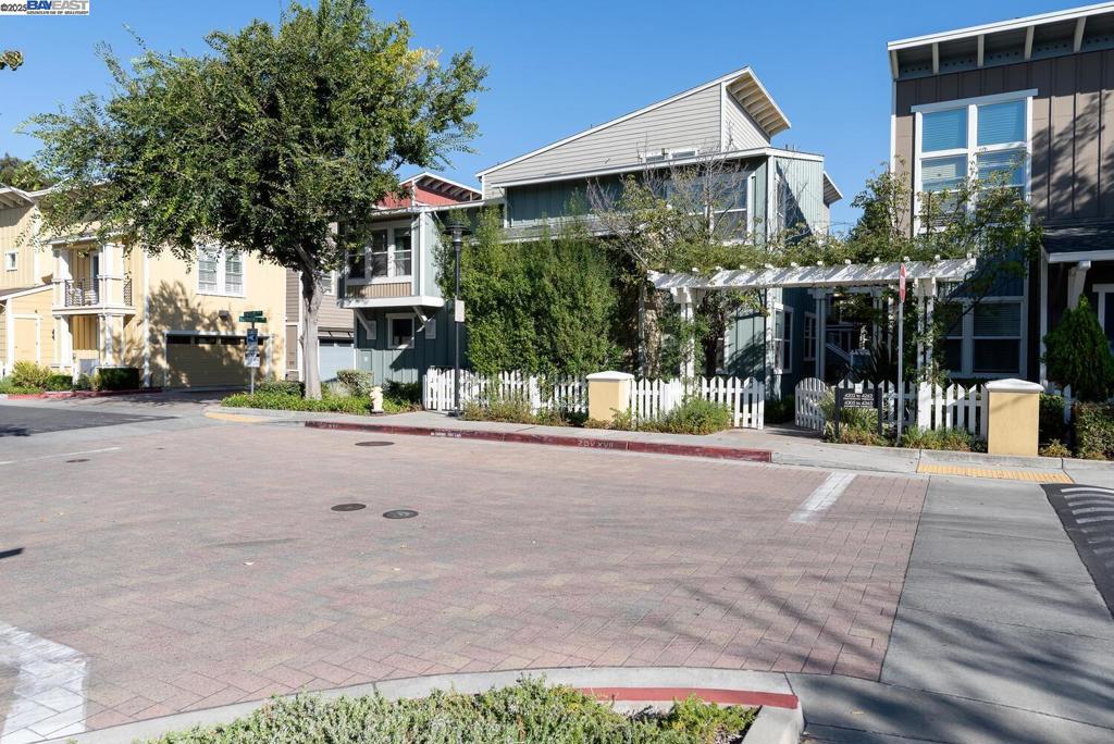 PARKLANE - Residential