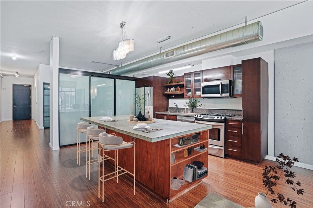 Photo of 1111 S Grand Avenue #702, Los Angeles, CA 90015 (MLS # BB25180277)