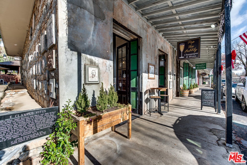 476 Main
