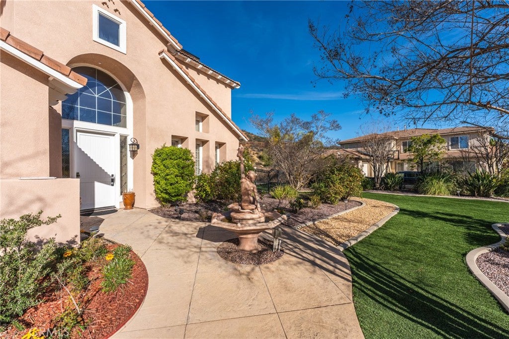 952 Creek View