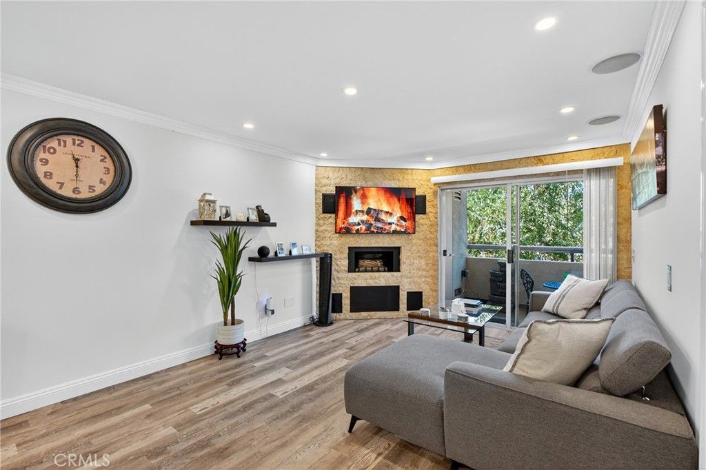Photo of 5550 Owensmouth Ave #107, Woodland Hills, CA 91367 (MLS # SR25234950)