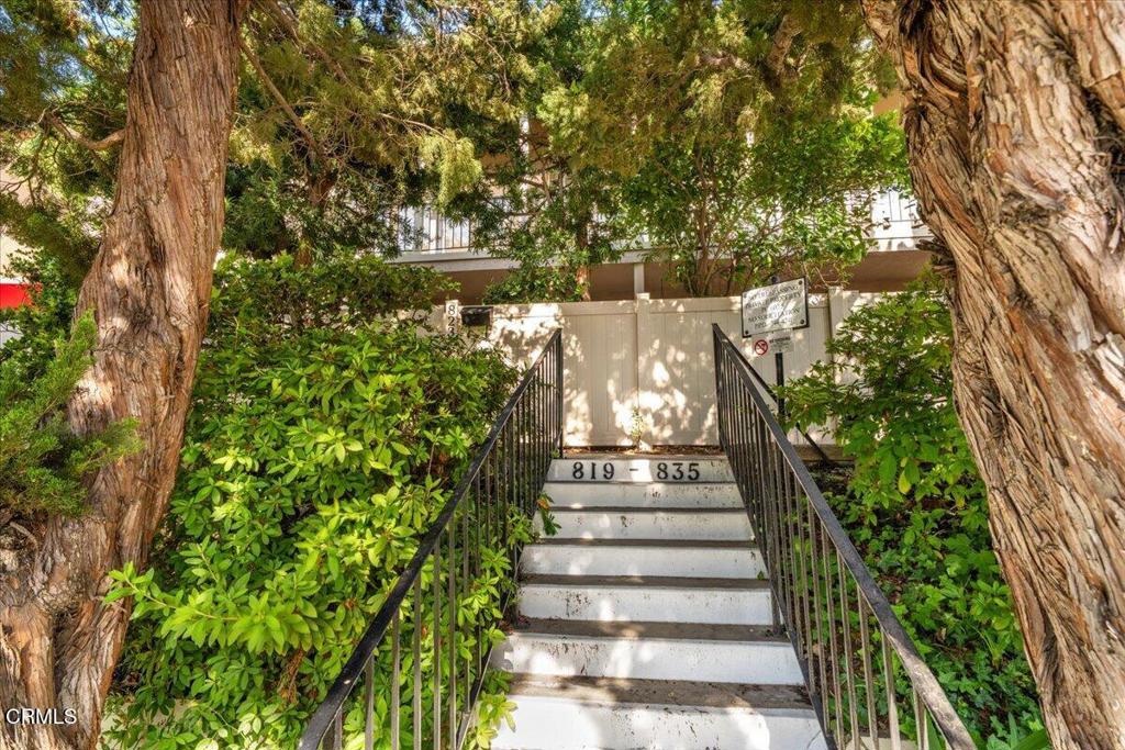 823 N Altadena Drive, Pasadena CA 91107