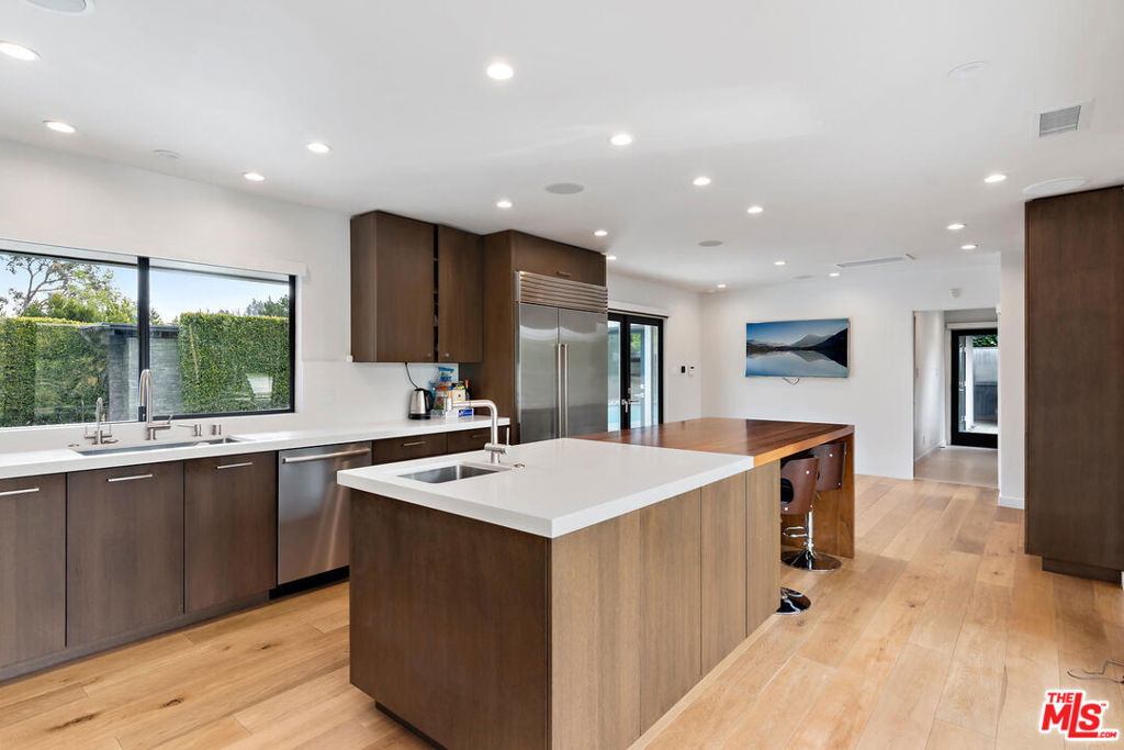 3035 Lake Glen Drive