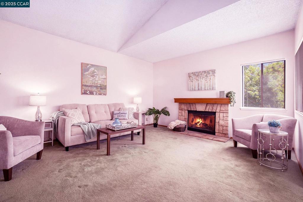 1126 Maywood Ln