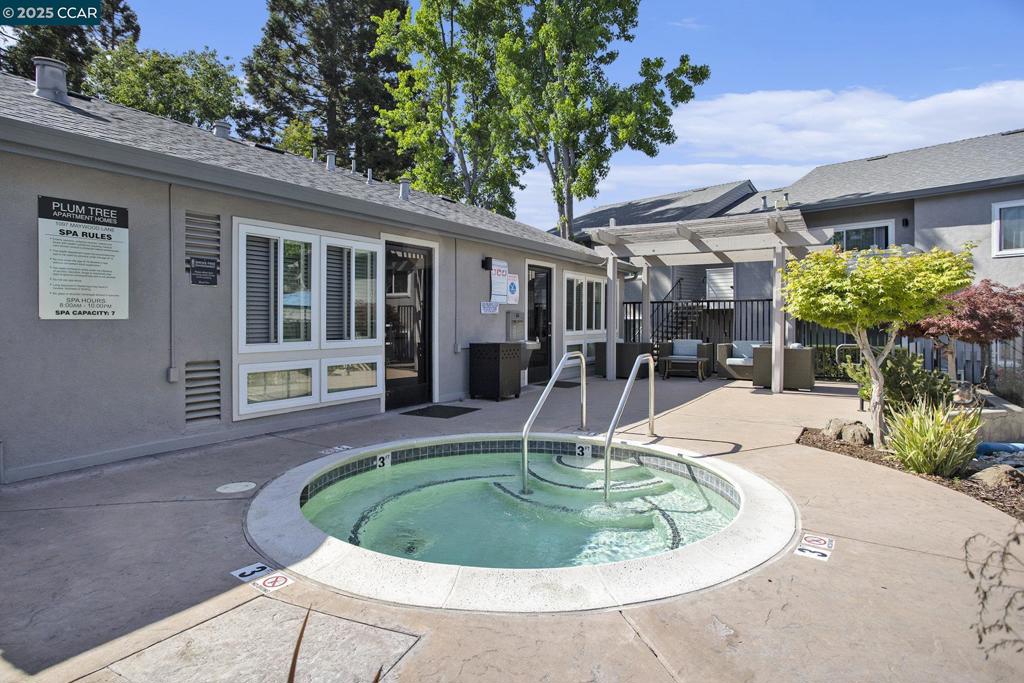 MAYWOOD VILLAGE - Residential