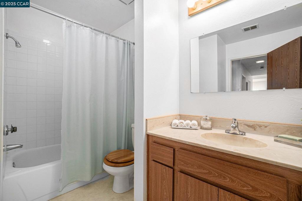 MAYWOOD VILLAGE - Residential