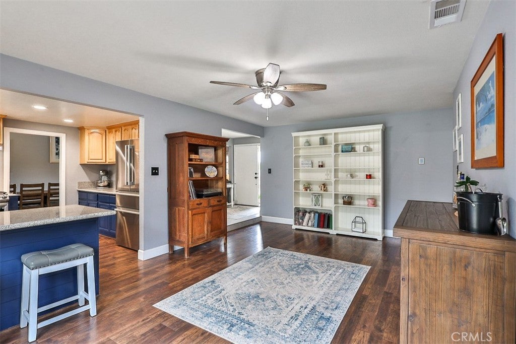 1421 E 15th