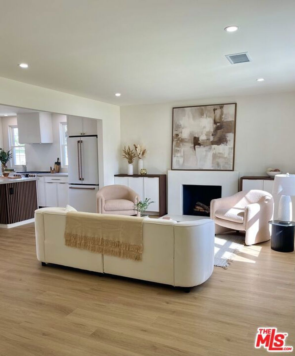 Photo of 5865 E Rogene Street, Long Beach, CA 90815 (MLS # 25605723)