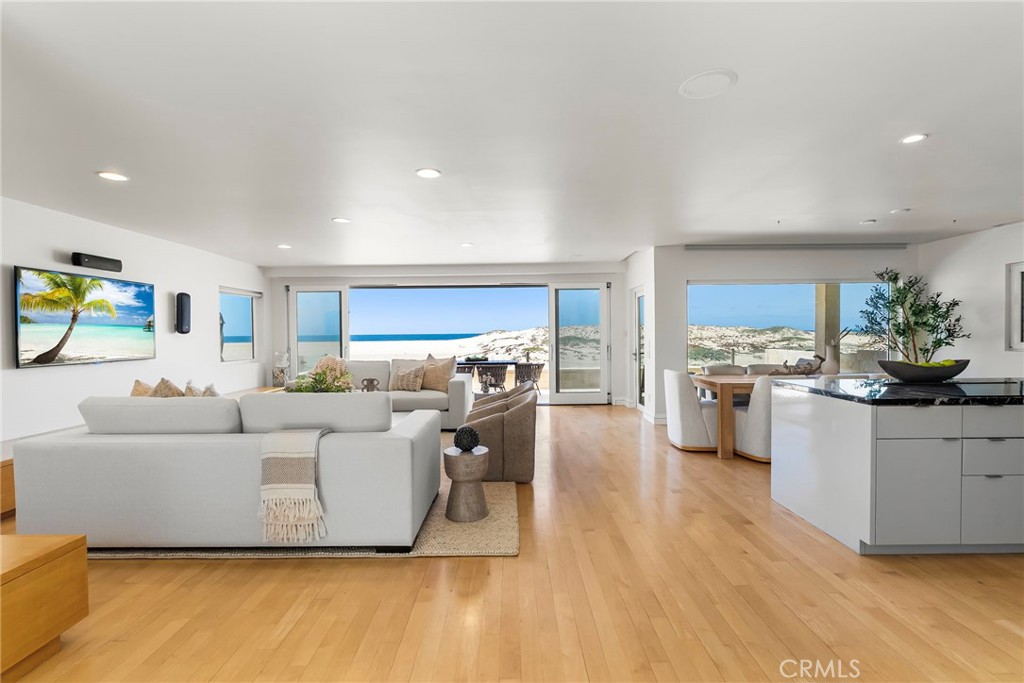 1554 E Oceanfront