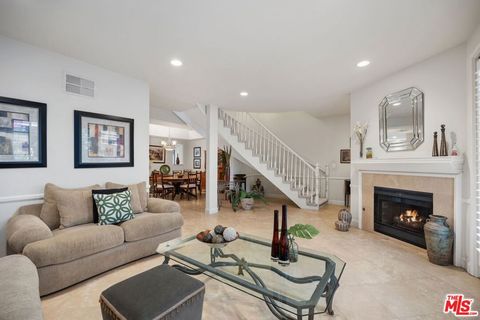 Photo of 18135 Burbank Boulevard #8, Tarzana, CA 91356 (MLS # 25619105)