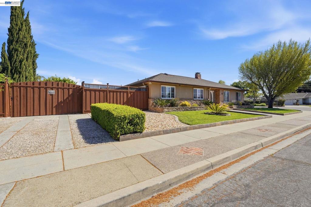 38048 Palmer Dr Dr, Fremont CA 94536