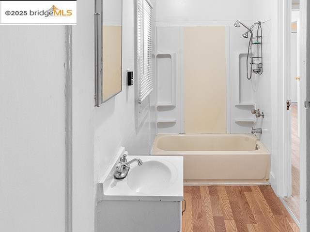 EASTOALAND - Residential Lease