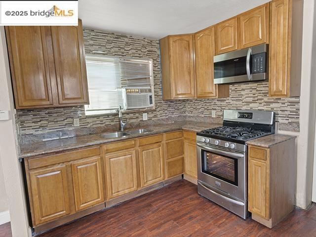 EASTOALAND - Residential Lease