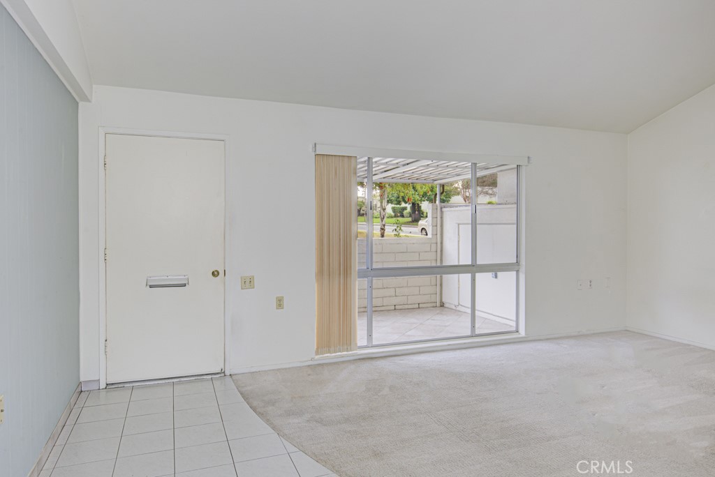 2347 Via Mariposa W B