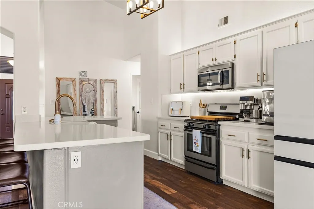 Bakersfield, California 93312, United States, 4 Bedrooms Bedrooms, ,2 BathroomsBathrooms,Residential,Pending,181835