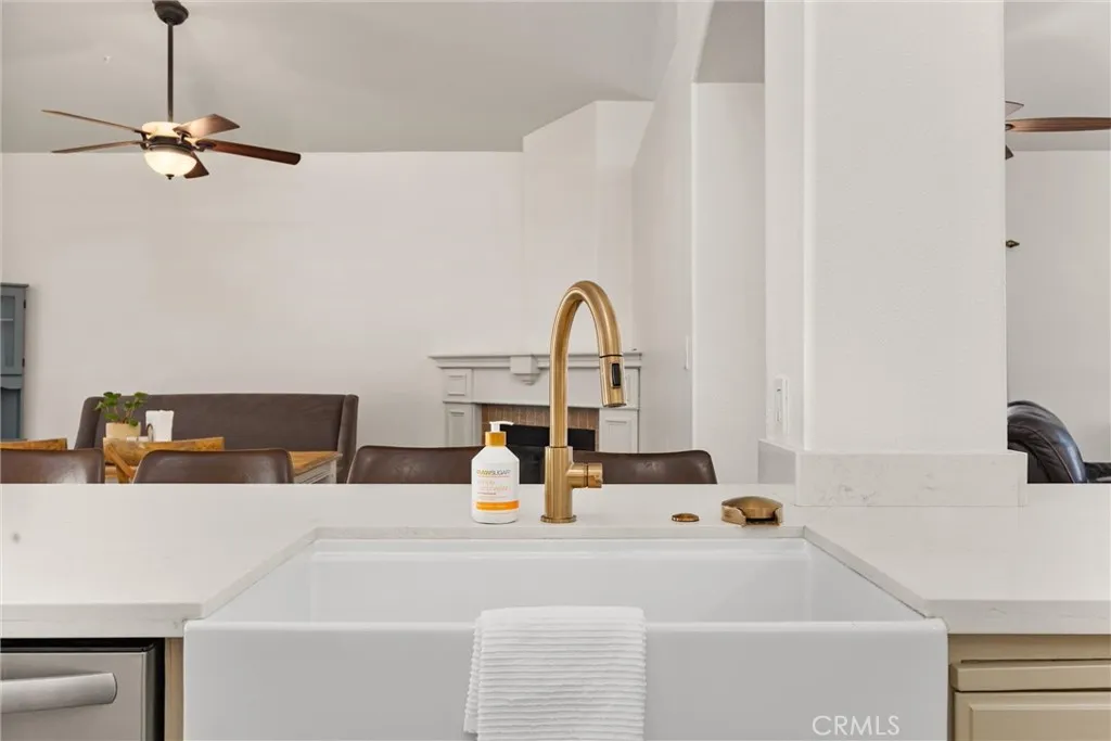 Bakersfield, California 93312, United States, 4 Bedrooms Bedrooms, ,2 BathroomsBathrooms,Residential,Pending,181835