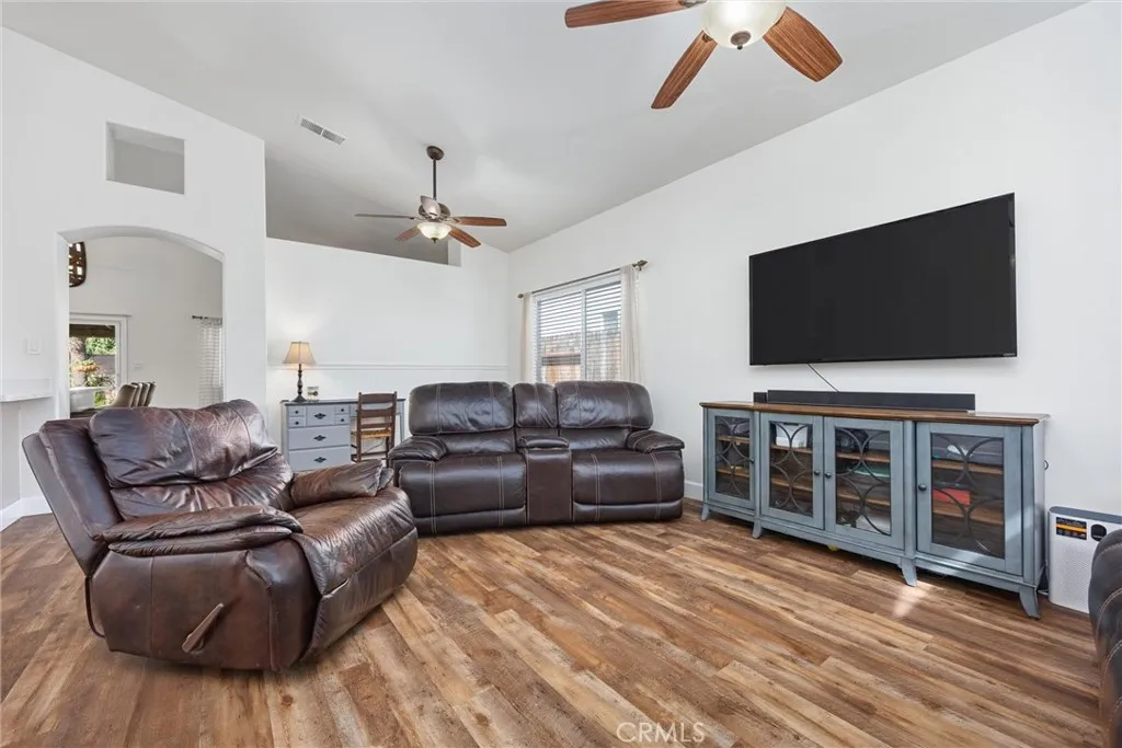 Bakersfield, California 93312, United States, 4 Bedrooms Bedrooms, ,2 BathroomsBathrooms,Residential,Pending,181835