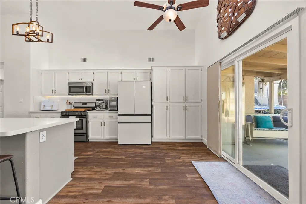 Bakersfield, California 93312, United States, 4 Bedrooms Bedrooms, ,2 BathroomsBathrooms,Residential,Pending,181835