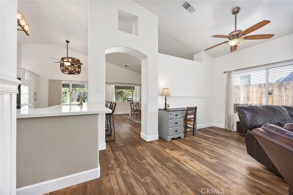 Bakersfield, California 93312, United States, 4 Bedrooms Bedrooms, ,2 BathroomsBathrooms,Residential,Pending,181835