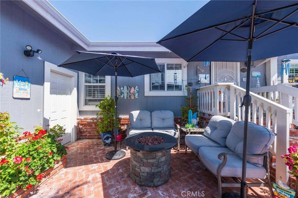 21851 Newland 268