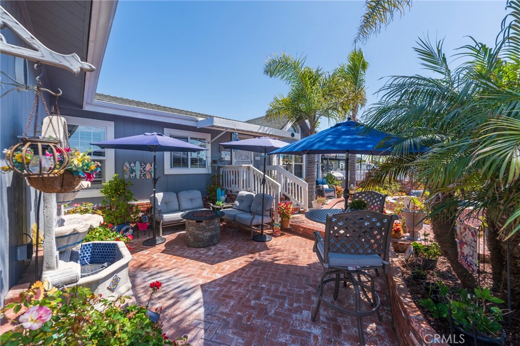 21851 Newland 268