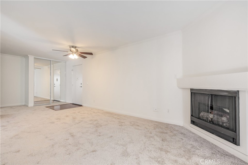 5535 Canoga Avenue 218