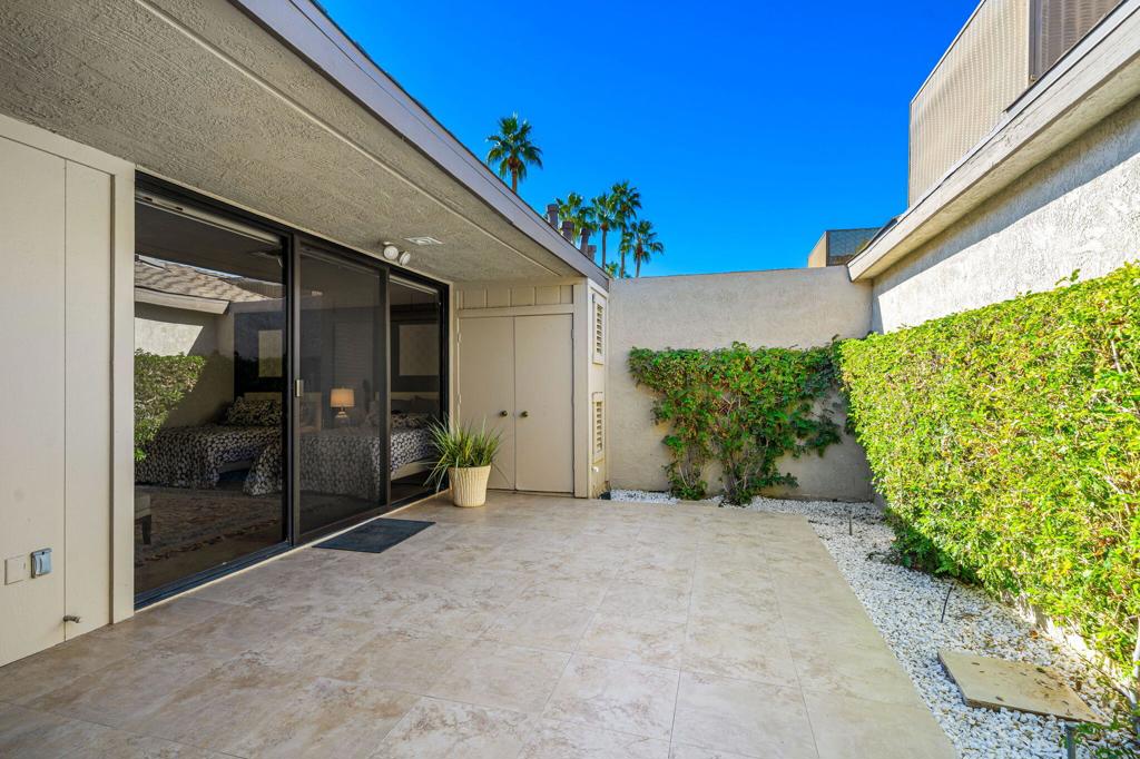 The Springs C.C. - Residential