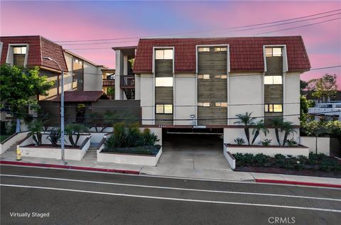 Photo of 2501 Temple Ave, Signal Hill, CA 90755 (MLS # OC26091387)