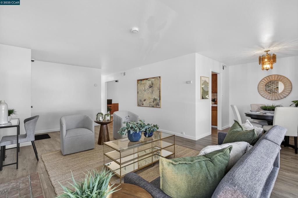 MAY VALLEY - Residential