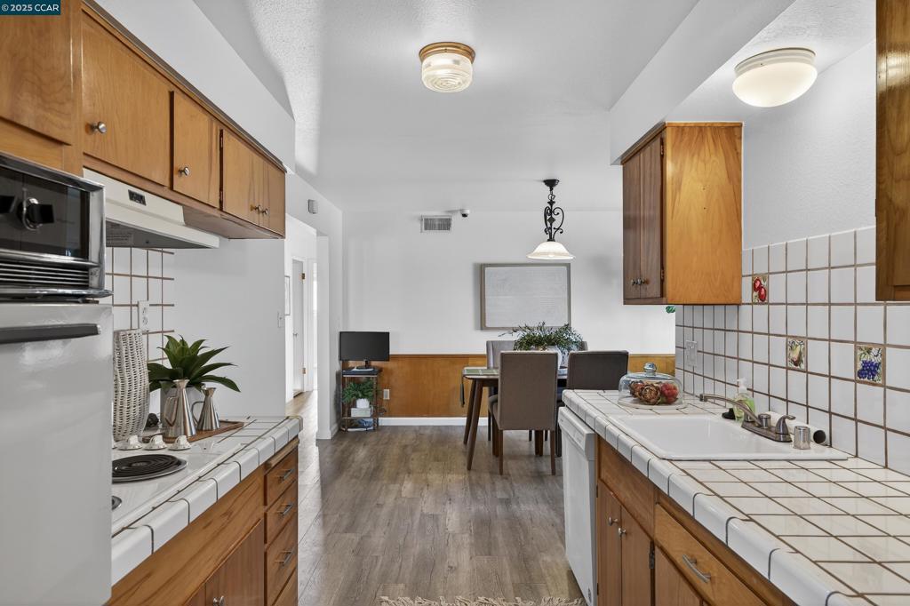 MAY VALLEY - Residential