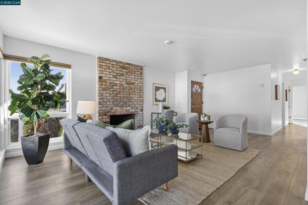 MAY VALLEY - Residential