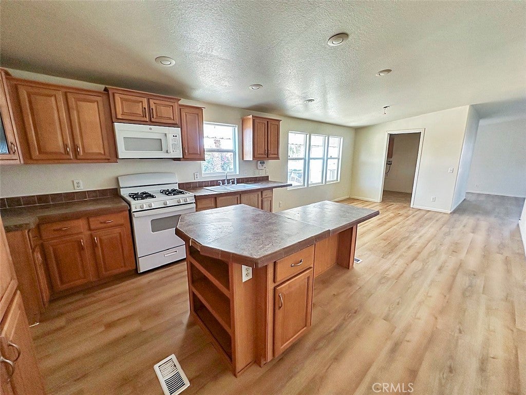 2450 E Hobsonway 10