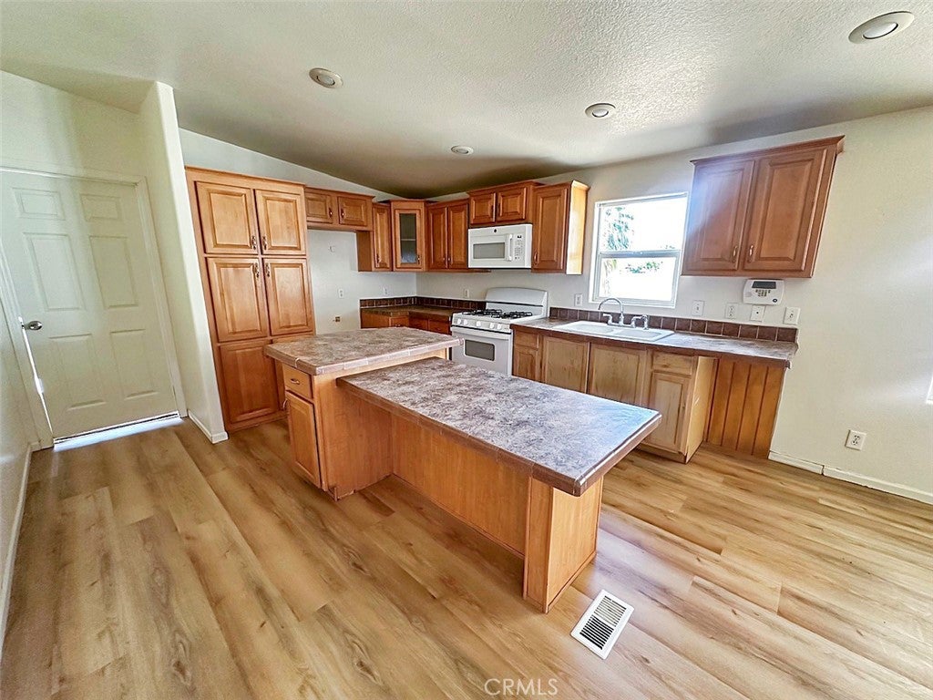 2450 E Hobsonway 10
