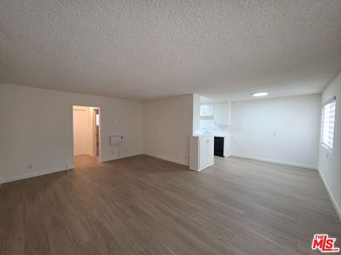 Photo of 10815 Rose Avenue #2, Los Angeles, CA 90034 (MLS # 26645847)