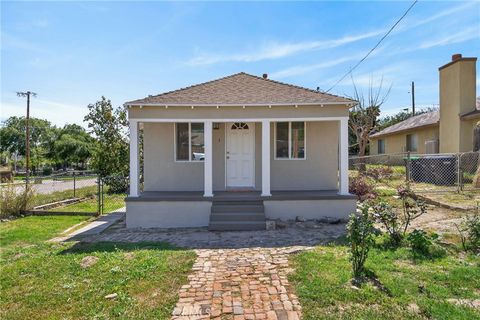Photo of 410 W M Street, Colton, CA 92324 (MLS # IV26059612)