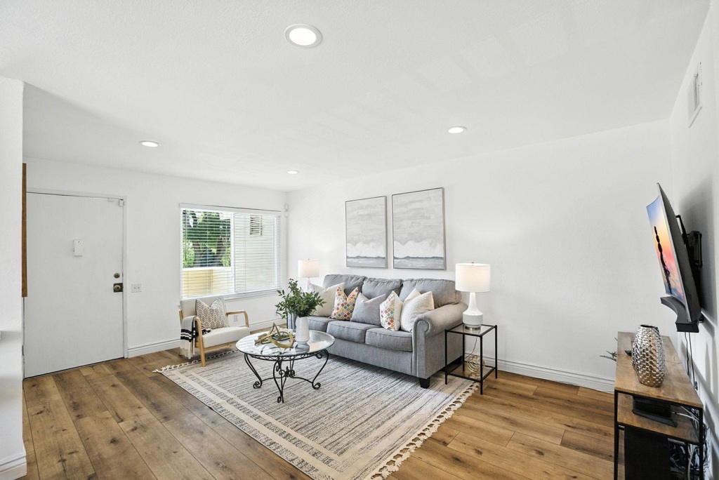 2102 Galveston Ave B