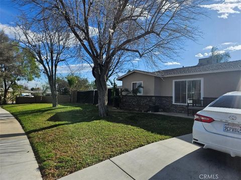 Photo of 19263 Easton St, Rialto, CA 92376 (MLS # CV26024376)