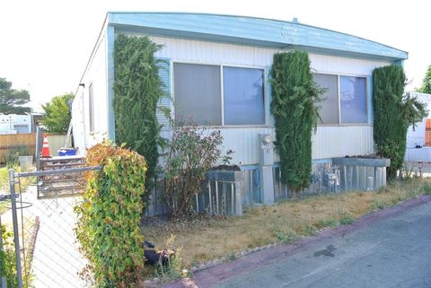 Photo of 2059 E Avenue I, Lancaster, CA 93535 (MLS # SR26007307)