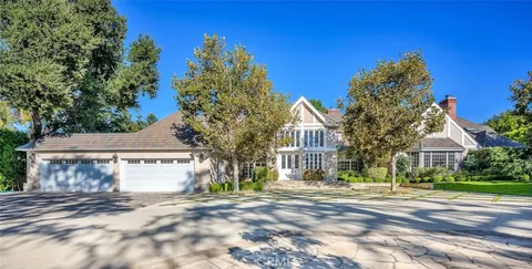 MLS: SR25234295
