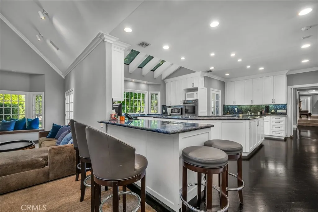 Encino, California 91316, United States, 6 Bedrooms Bedrooms, ,8 BathroomsBathrooms,Residential,Active,223965