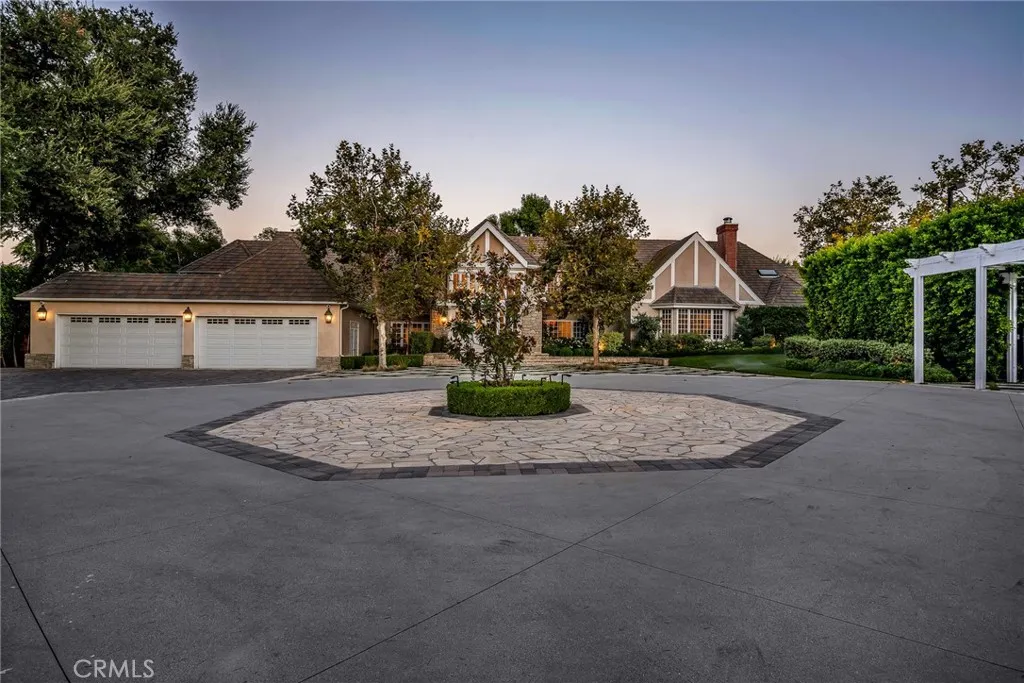 Encino, California 91316, United States, 6 Bedrooms Bedrooms, ,8 BathroomsBathrooms,Residential,Active,223965