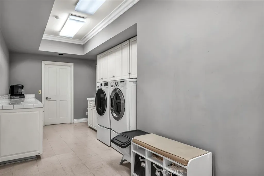 Encino, California 91316, United States, 6 Bedrooms Bedrooms, ,8 BathroomsBathrooms,Residential,Active,223965