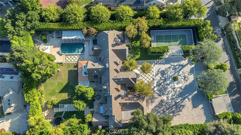 Encino, California 91316, United States, 6 Bedrooms Bedrooms, ,8 BathroomsBathrooms,Residential,Active,223965