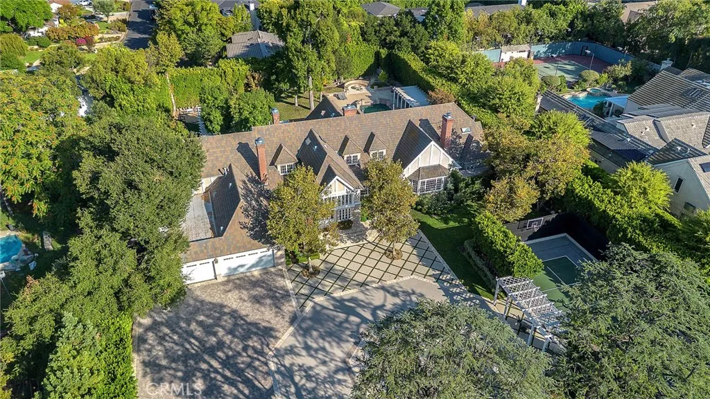 Encino, California 91316, United States, 6 Bedrooms Bedrooms, ,8 BathroomsBathrooms,Residential,Active,223965