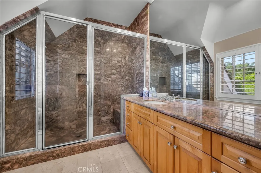 Encino, California 91316, United States, 6 Bedrooms Bedrooms, ,8 BathroomsBathrooms,Residential,Active,223965