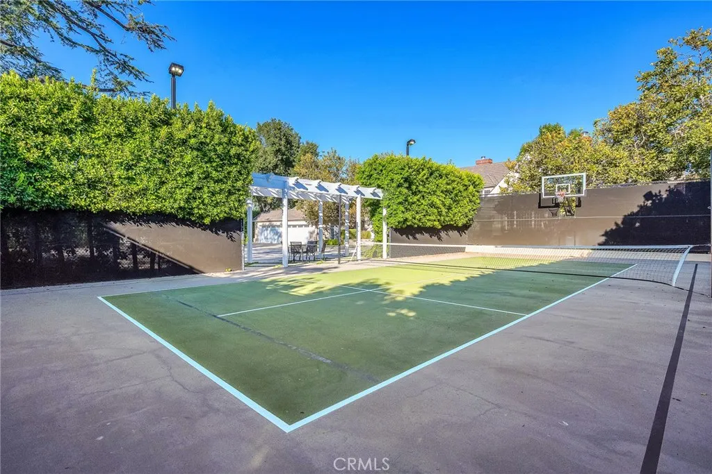 Encino, California 91316, United States, 6 Bedrooms Bedrooms, ,8 BathroomsBathrooms,Residential,Active,223965