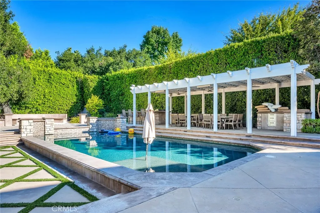 Encino, California 91316, United States, 6 Bedrooms Bedrooms, ,8 BathroomsBathrooms,Residential,Active,223965