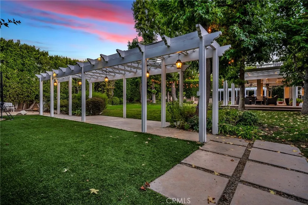 Encino, California 91316, United States, 6 Bedrooms Bedrooms, ,8 BathroomsBathrooms,Residential,Active,223965